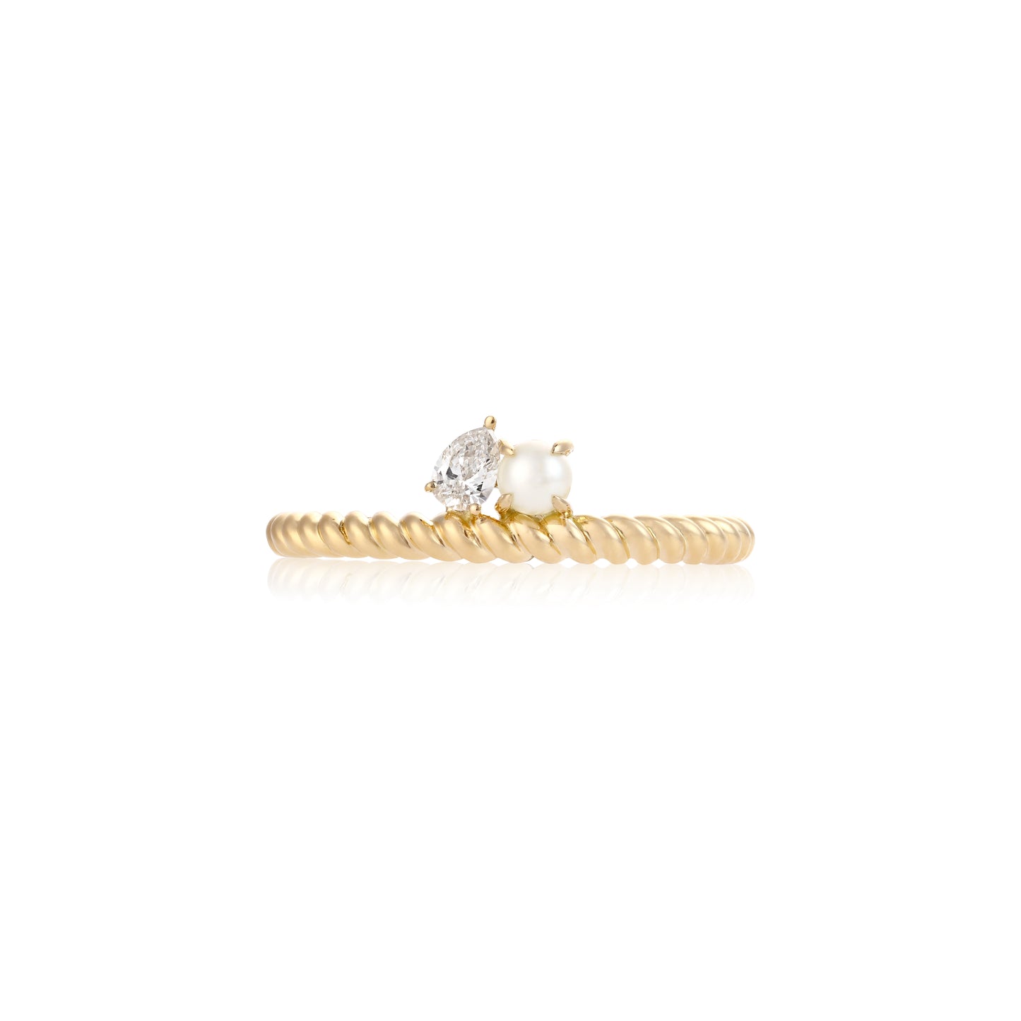 dreamy and twisted ring